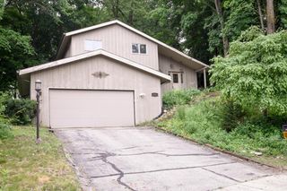 741 Summit COURT, West Bend, WI 53095