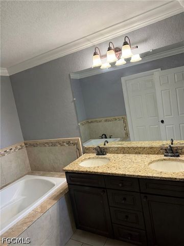 1031 NE 2nd PL, Cape Coral, FL 33909