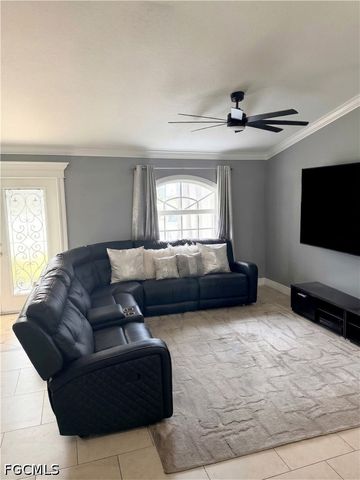 1031 NE 2nd PL, Cape Coral, FL 33909