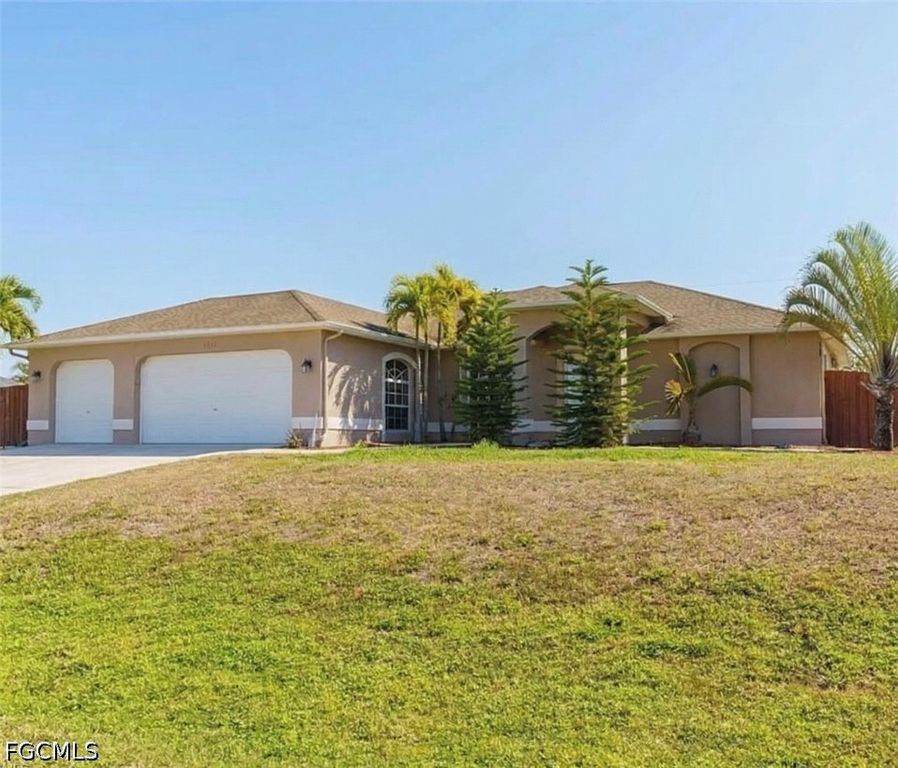 1031 NE 2nd PL, Cape Coral, FL 33909