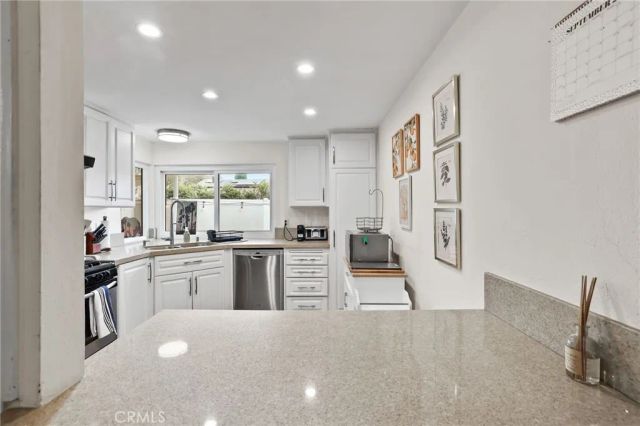 936 Hollow Brook, Costa Mesa, CA 92626