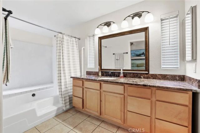 936 Hollow Brook, Costa Mesa, CA 92626