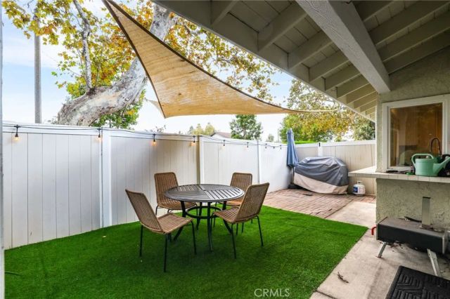 936 Hollow Brook, Costa Mesa, CA 92626