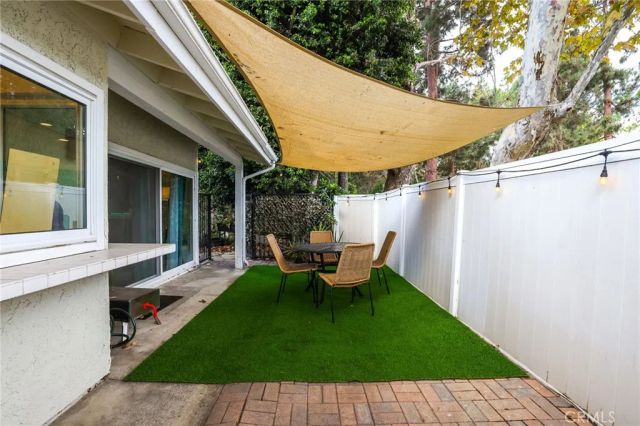 936 Hollow Brook, Costa Mesa, CA 92626