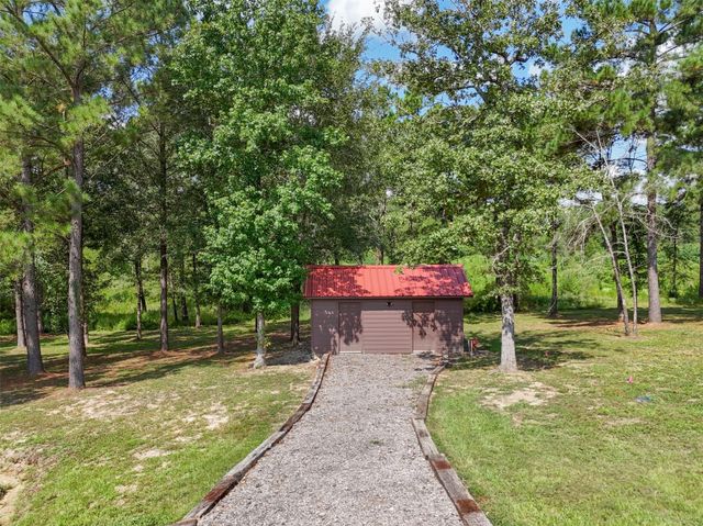411 Sundog Road, Huntsville, TX 77340