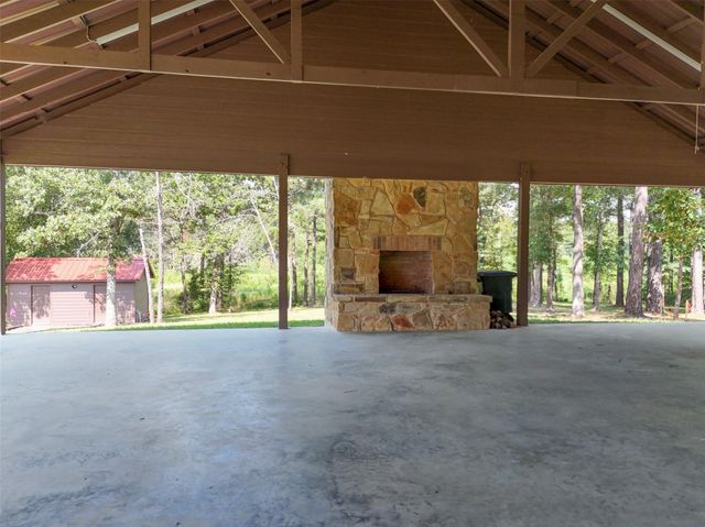 411 Sundog Road, Huntsville, TX 77340