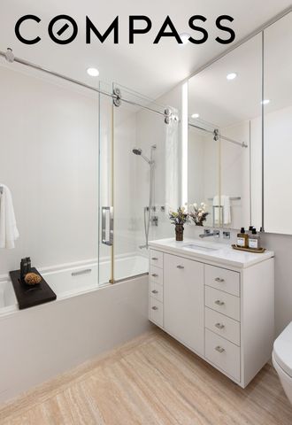 551 W 21st St Apt 4D, New York City, NY 10011