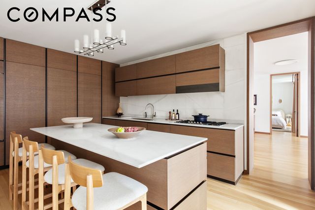 551 W 21st St Apt 4D, New York City, NY 10011