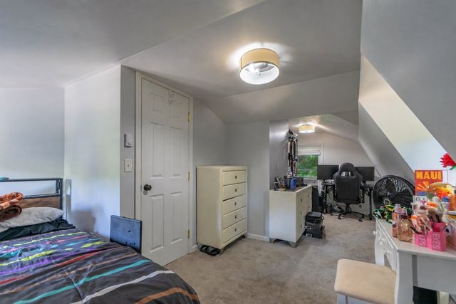 196 Pendleton Ave, Chicopee, MA 01020