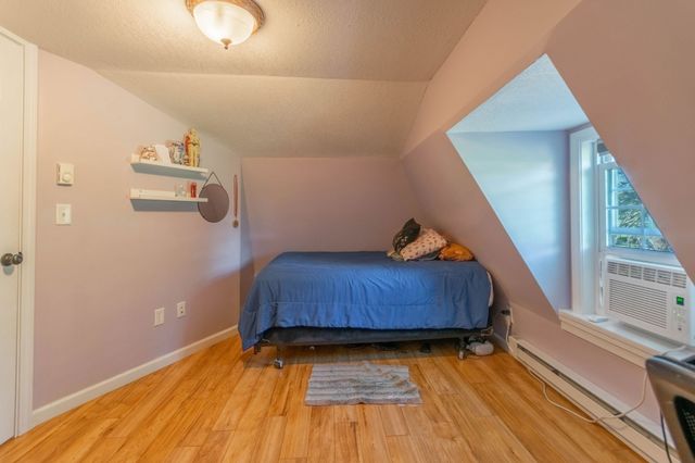 196 Pendleton Ave, Chicopee, MA 01020