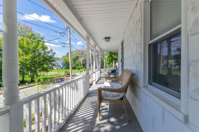 196 Pendleton Ave, Chicopee, MA 01020