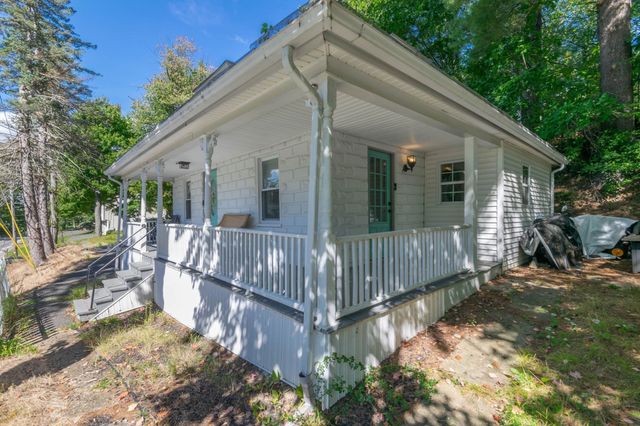 196 Pendleton Ave, Chicopee, MA 01020