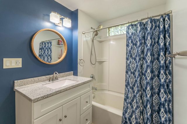 196 Pendleton Ave, Chicopee, MA 01020