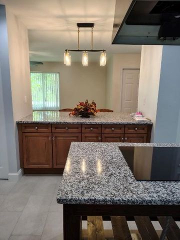 4811 Dorchester Mews, Haverhill, FL 33415