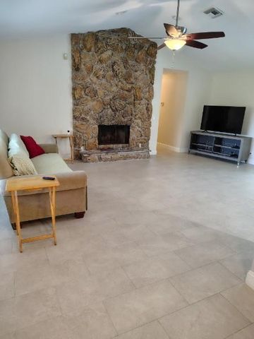 4811 Dorchester Mews, Haverhill, FL 33415