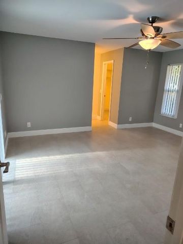 4811 Dorchester Mews, Haverhill, FL 33415