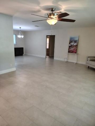 4811 Dorchester Mews, Haverhill, FL 33415