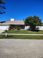 4811 Dorchester Mews, Haverhill, FL 33415