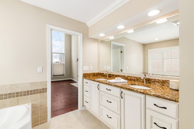 1330 Bayboro Drive, New Albany, OH 43054