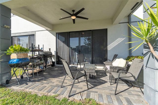 10890 Shore St, Parkland, FL 33076