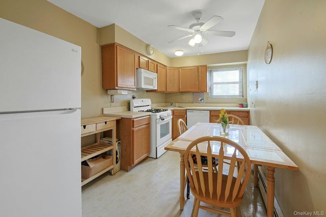 205 Sneden Place W 205, Spring Valley, NY 10977