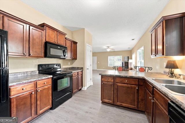 215 Hallie Lane, Macon, GA 31211