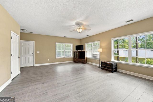215 Hallie Lane, Macon, GA 31211