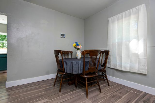 1526 E Whiteside Street, Springfield, MO 65804