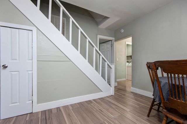 1526 E Whiteside Street, Springfield, MO 65804