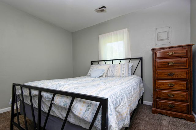 1526 E Whiteside Street, Springfield, MO 65804