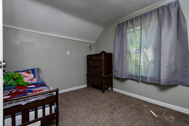 1526 E Whiteside Street, Springfield, MO 65804