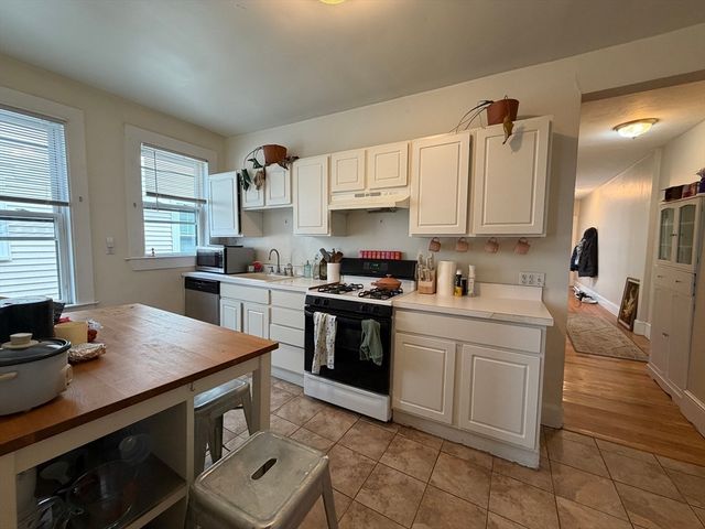 361 Washington St 3R, Cambridge, MA 02139