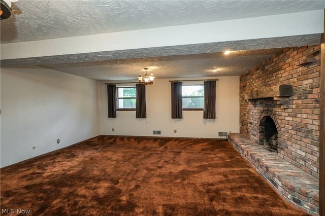 2421 Fairview Road, Uniontown, OH 44685
