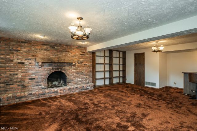 2421 Fairview Road, Uniontown, OH 44685