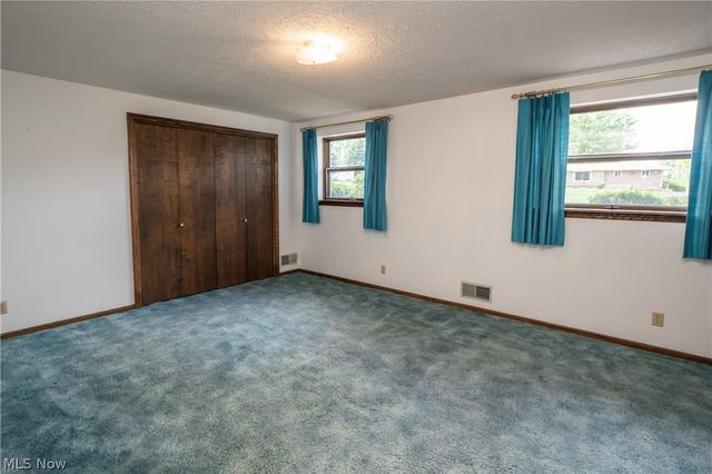 2421 Fairview Road, Uniontown, OH 44685
