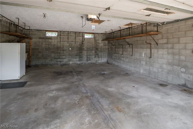 2421 Fairview Road, Uniontown, OH 44685