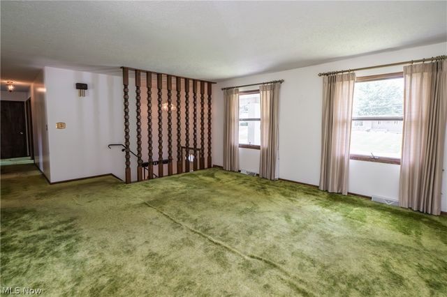 2421 Fairview Road, Uniontown, OH 44685