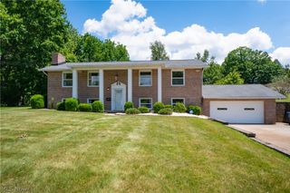 2421 Fairview Road, Uniontown, OH 44685