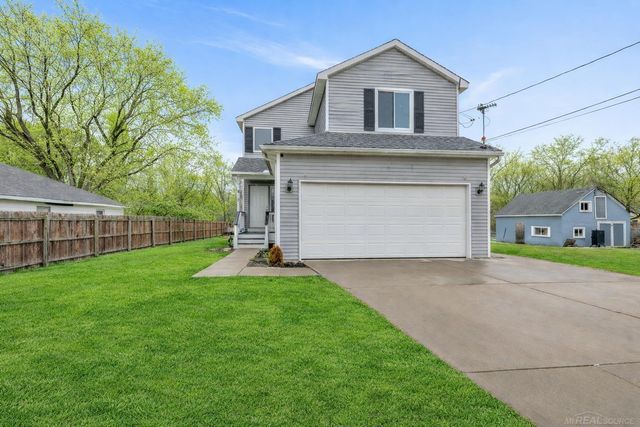 817 Baird Street, Holly, MI 48442