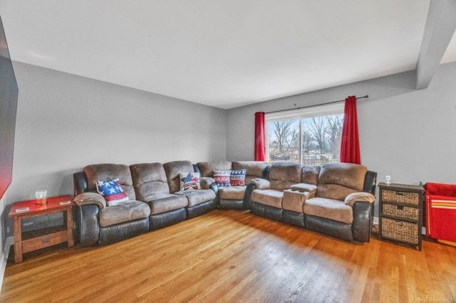 817 Baird Street, Holly, MI 48442