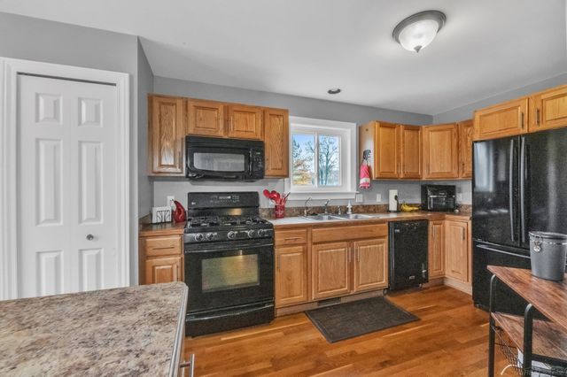 817 Baird Street, Holly, MI 48442