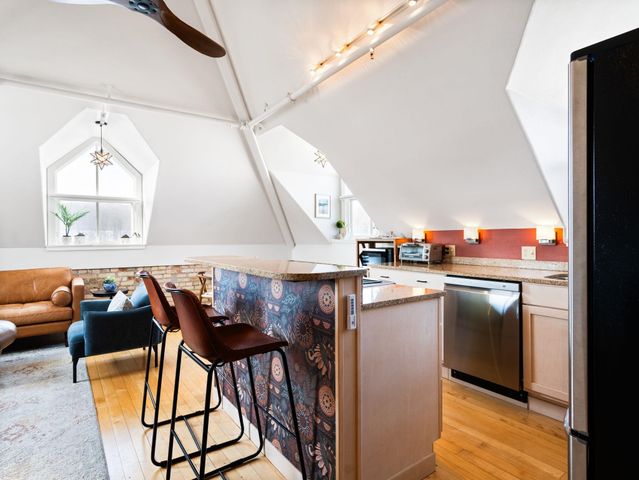 800 Cottageview Drive, Traverse City, MI 49684