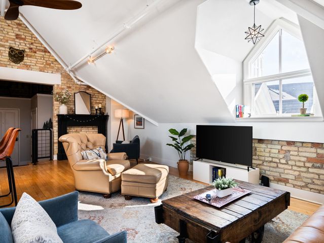 800 Cottageview Drive, Traverse City, MI 49684