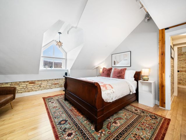 800 Cottageview Drive, Traverse City, MI 49684