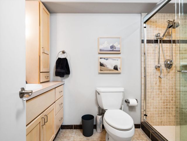 800 Cottageview Drive, Traverse City, MI 49684