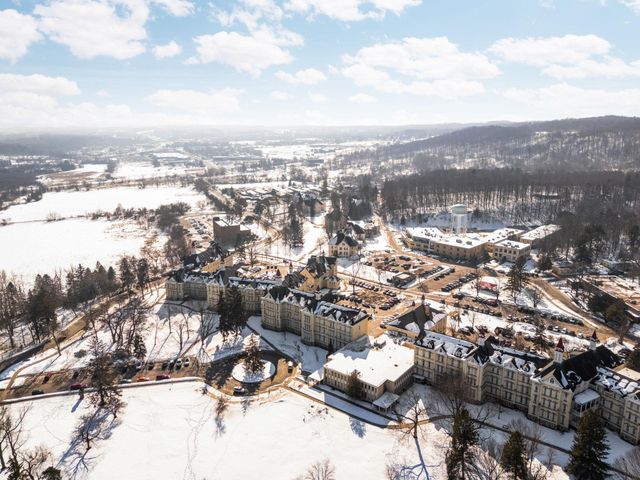 800 Cottageview Drive, Traverse City, MI 49684