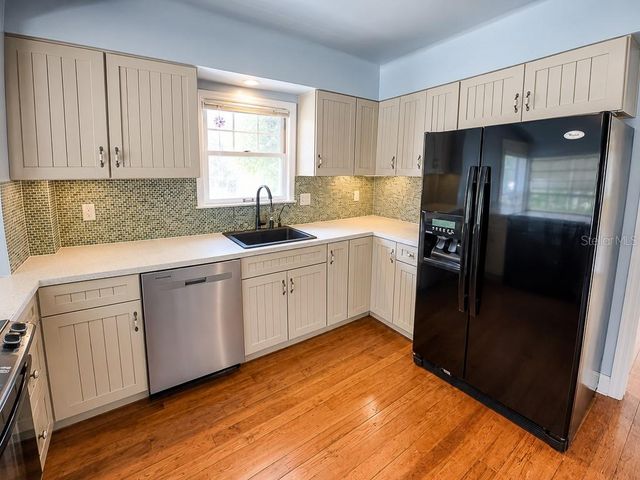 400 20TH STREET N, St Petersburg, FL 33713