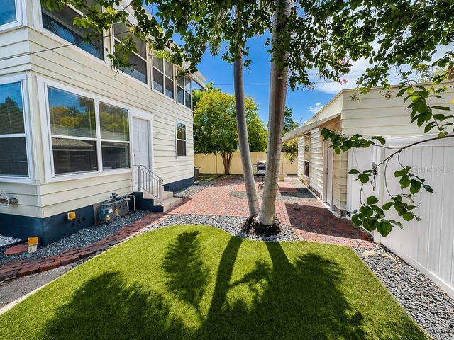 400 20TH STREET N, St Petersburg, FL 33713