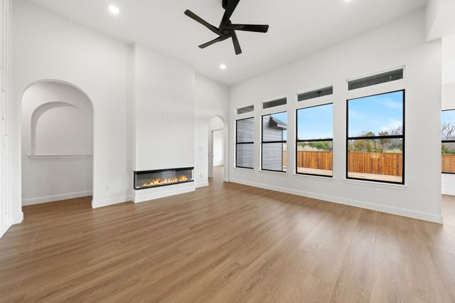 598 E Woodell Drive, Glenn Heights, TX 75154