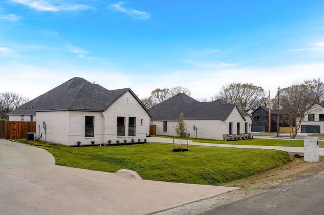 598 E Woodell Drive, Glenn Heights, TX 75154